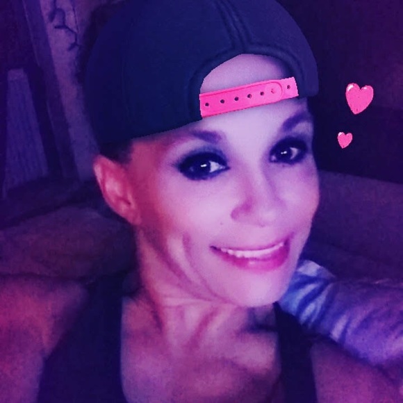 Meet your Posher, Andria - Picture 2 of 3